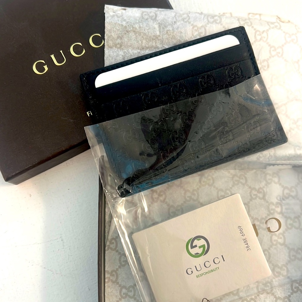 Gucci Gucci Microguccissim Card Holder 
New- black
